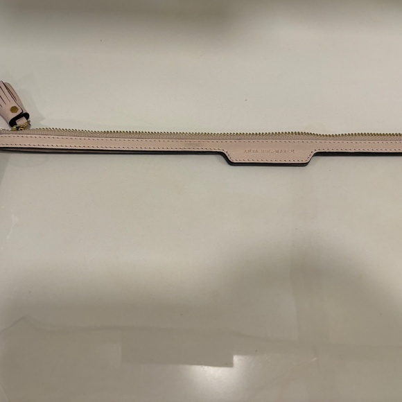 Anya Hindmarch Papers Zip Sleeve - Picture 4 of 8